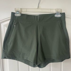 NWOT Calia by Carrie Underwood pull-on shorts size S